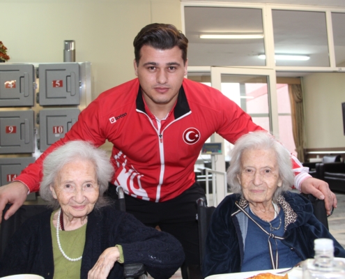 D&Uuml;NYA B&Uuml;Y&Uuml;KLER GREKOROMEN G&Uuml;REŞ ŞAMPİYONU MİLLİ SPORCU,  İBB DAR&Uuml;LACEZE&rsquo;DE &ndash; Image 7