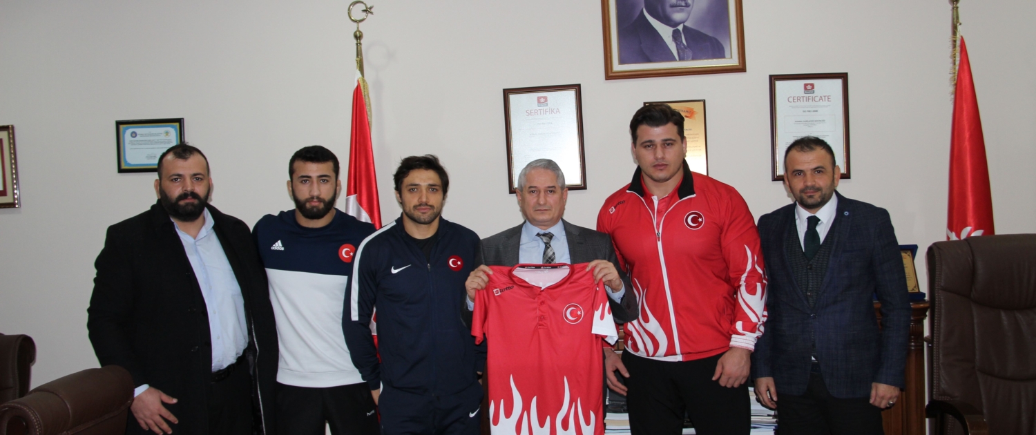 D&Uuml;NYA B&Uuml;Y&Uuml;KLER GREKOROMEN G&Uuml;REŞ ŞAMPİYONU MİLLİ SPORCU,  İBB DAR&Uuml;LACEZE&rsquo;DE &ndash; Image 1
