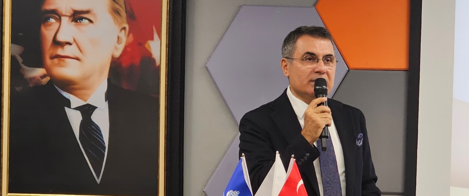 fef295c3-763b-45e1-b516-37a9c8361ee4